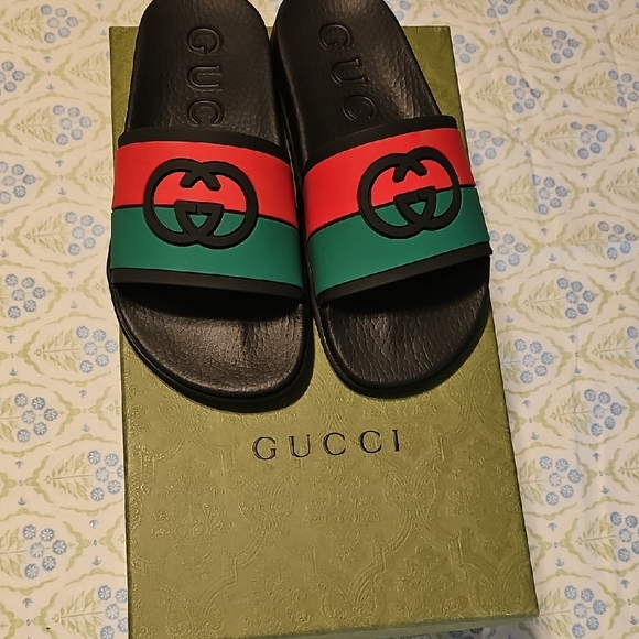 Gucci Interlocking G Rubber Slide Size 37 Red Green And Black New - Picture 1 of 3